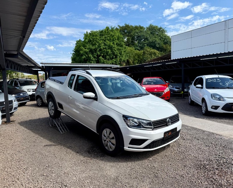 VOLKSWAGEN SAVEIRO TRENDLINE 1.6 CE /2017 AR MULTIMARCAS VENÂNCIO AIRES / Carros no Vale