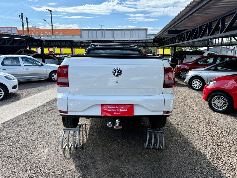 VOLKSWAGEN SAVEIRO TRENDLINE 1.6 CE /2017 AR MULTIMARCAS VENÂNCIO AIRES / Carros no Vale