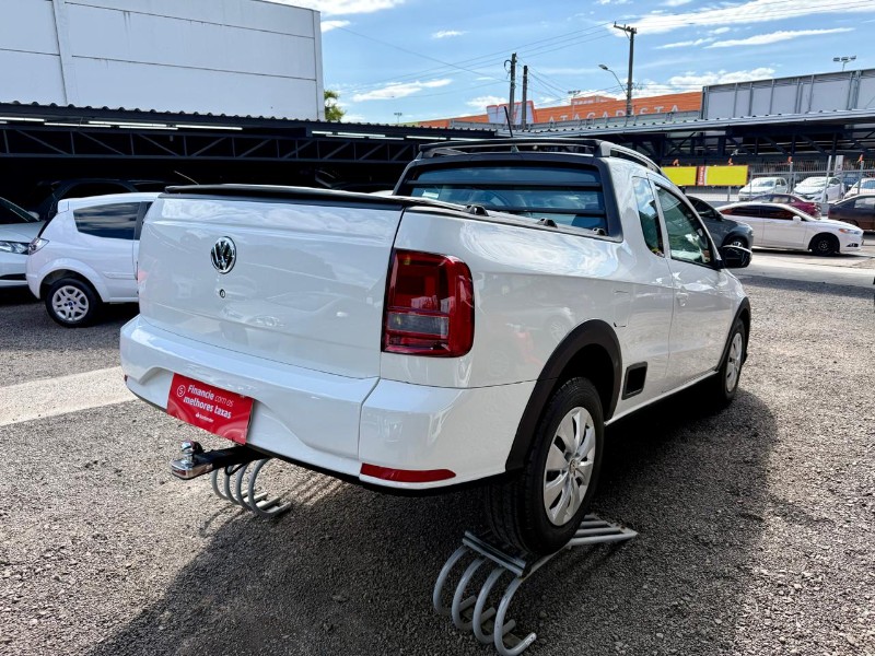 VOLKSWAGEN SAVEIRO TRENDLINE 1.6 CE /2017 AR MULTIMARCAS VENÂNCIO AIRES / Carros no Vale