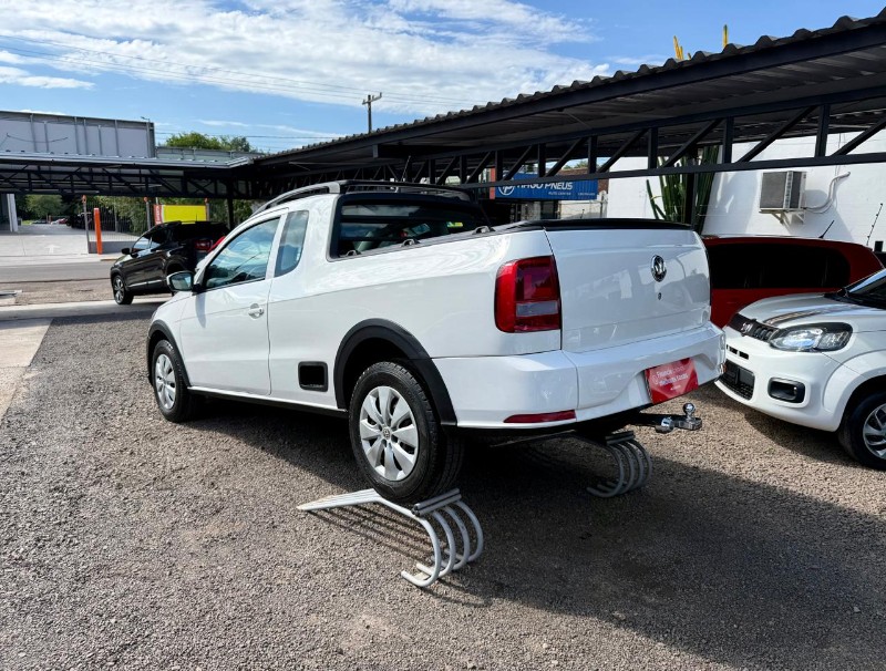 VOLKSWAGEN SAVEIRO TRENDLINE 1.6 CE /2017 AR MULTIMARCAS VENÂNCIO AIRES / Carros no Vale