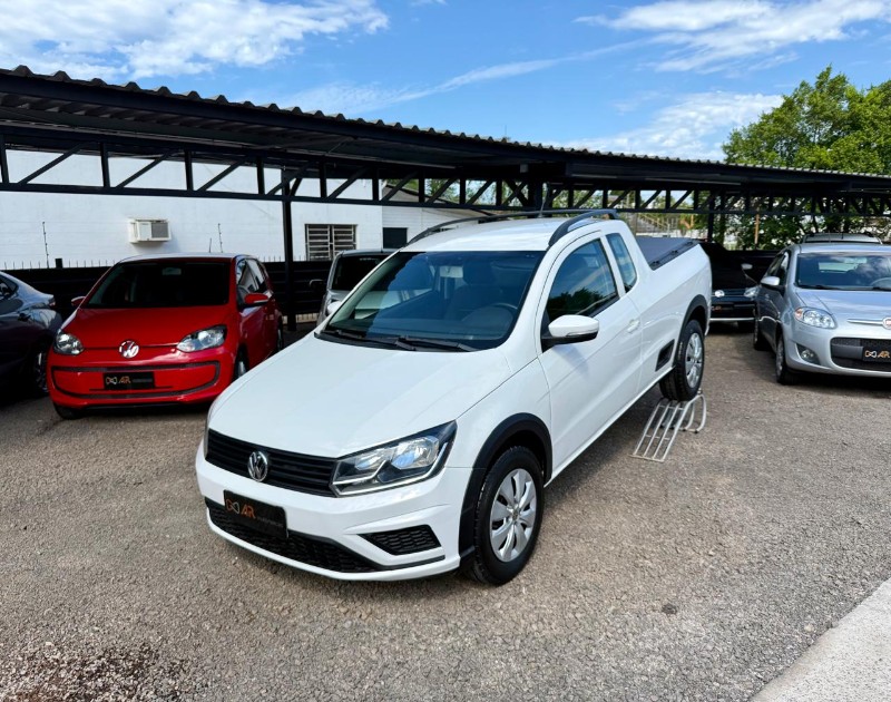 VOLKSWAGEN SAVEIRO TRENDLINE 1.6 CE /2017 AR MULTIMARCAS VENÂNCIO AIRES / Carros no Vale