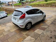FORD FIESTA SEL 1.6 16V FLEX AUT 5P 2017/2017 TS VEÍCULOS ANTA GORDA / Carros no Vale