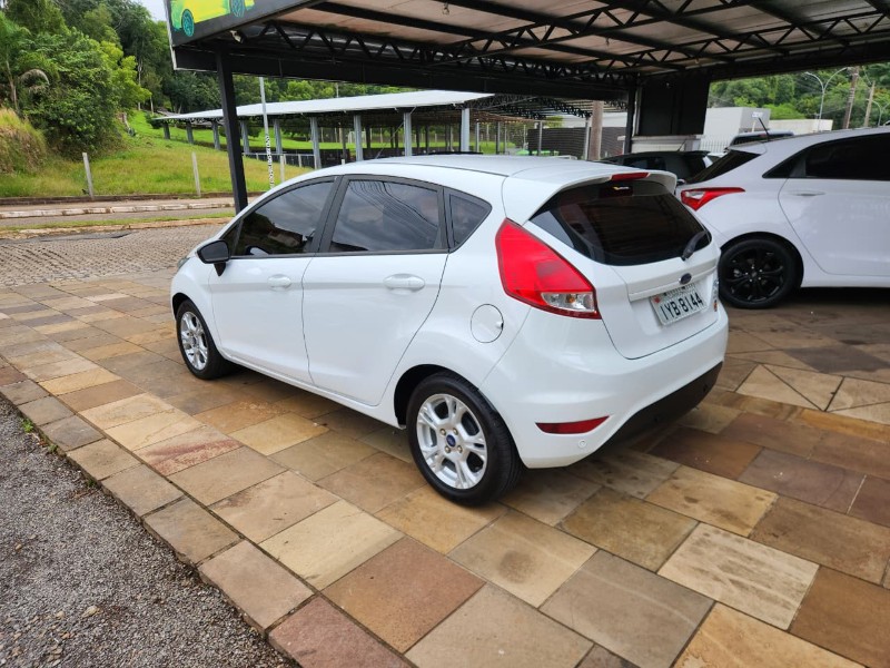 FORD FIESTA SEL 1.6 16V FLEX AUT 5P 2017/2017 TS VEÍCULOS ANTA GORDA / Carros no Vale