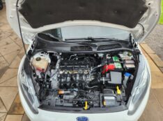 FORD FIESTA SEL 1.6 16V FLEX AUT 5P 2017/2017 TS VEÍCULOS ANTA GORDA / Carros no Vale