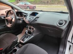 FORD FIESTA SEL 1.6 16V FLEX AUT 5P 2017/2017 TS VEÍCULOS ANTA GORDA / Carros no Vale