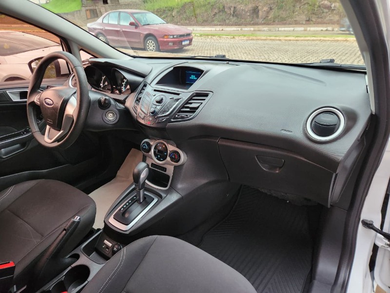 FORD FIESTA SEL 1.6 16V FLEX AUT 5P 2017/2017 TS VEÍCULOS ANTA GORDA / Carros no Vale