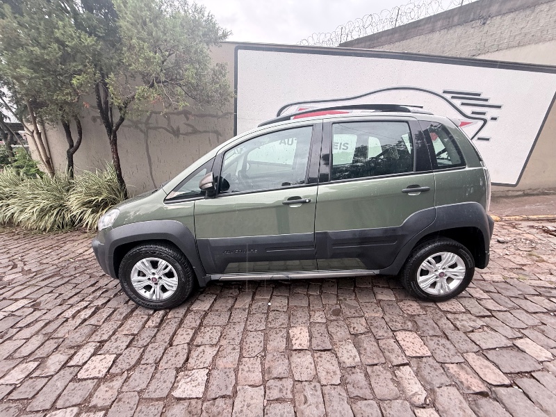 FIAT IDEA 1.8 ADVENTURE LOCKER 8V 2013/2013 ELY AUTOMÓVEIS LAJEADO / Carros no Vale