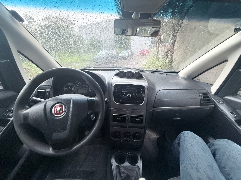 FIAT IDEA 1.8 ADVENTURE LOCKER 8V 2013/2013 ELY AUTOMÓVEIS LAJEADO / Carros no Vale