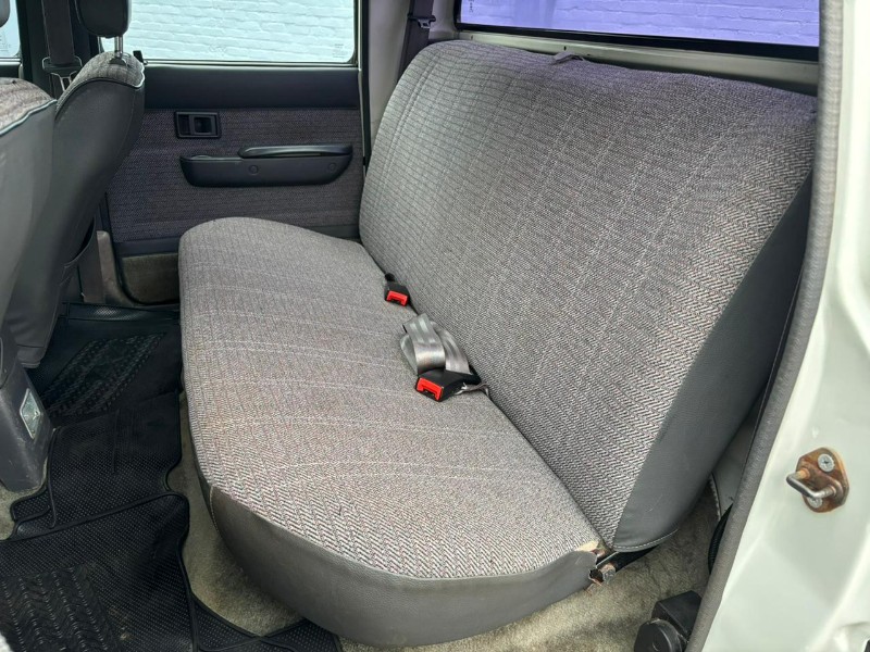 TOYOTA HILUX 2.8 4X4 8V /2001 RT 811 VEÍCULOS ARROIO DO MEIO / Carros no Vale