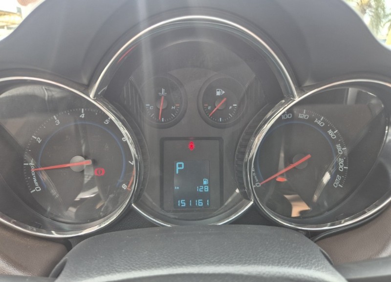 CHEVROLET CRUZE SPORT6 LTZ 1.8 2015/2016 TS VEÍCULOS ANTA GORDA / Carros no Vale