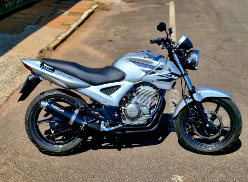 HONDA TWISTER 250 CBX 2003/2003 CRUZEIRO MULTIMARCAS CRUZEIRO DO SUL / Carros no Vale