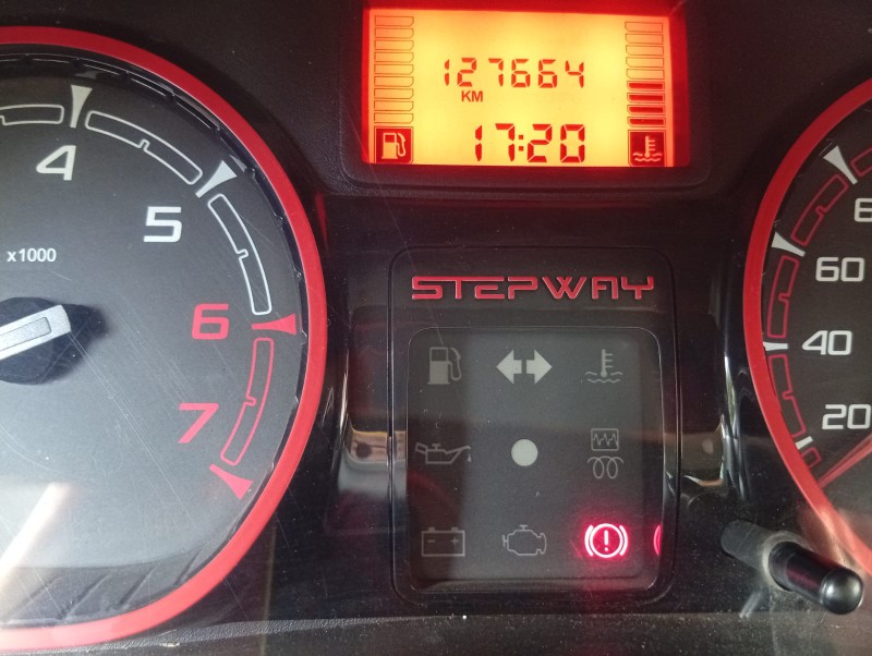 RENAULT SANDERO STEP WAY 1.6 2011/2012 ALTERNATIVA VEÍCULOS LAJEADO / Carros no Vale