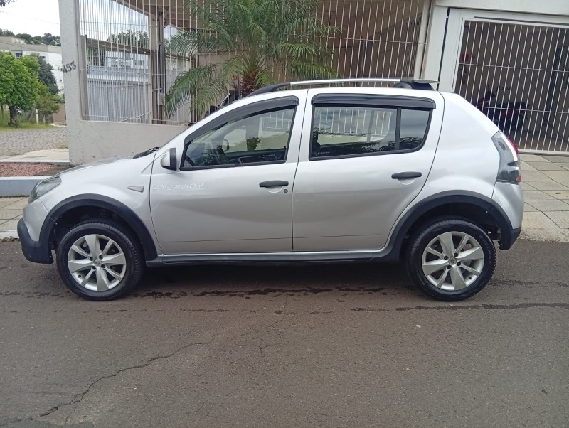 RENAULT SANDERO STEP WAY 1.6 2011/2012 ALTERNATIVA VEÍCULOS LAJEADO / Carros no Vale