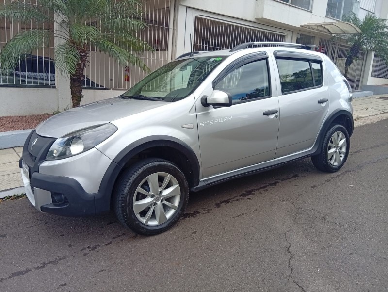 RENAULT SANDERO STEP WAY 1.6 2011/2012 ALTERNATIVA VEÍCULOS LAJEADO / Carros no Vale