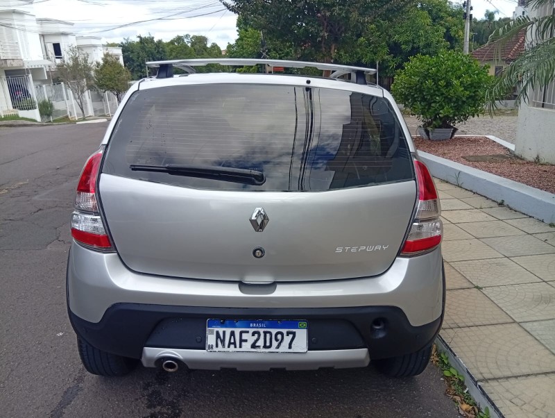 RENAULT SANDERO STEP WAY 1.6 2011/2012 ALTERNATIVA VEÍCULOS LAJEADO / Carros no Vale