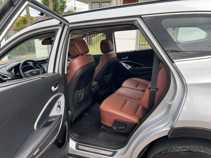 HYUNDAI GRAND SANTA FÉ 3.3 V6 4X4 7 LUGARES 2014/2014 LS MULTIMARCAS VENÂNCIO AIRES / Carros no Vale