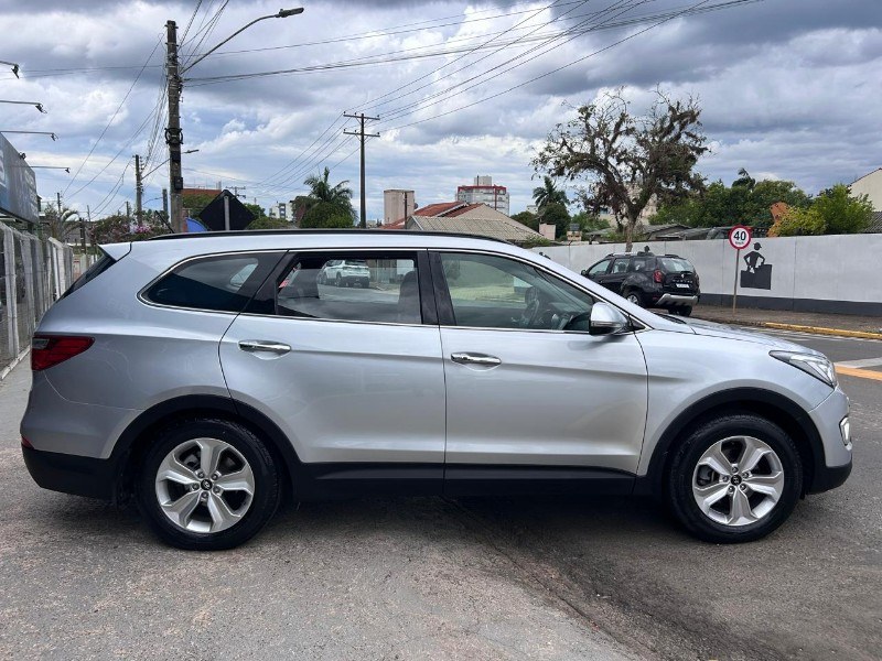 HYUNDAI GRAND SANTA FÉ 3.3 V6 4X4 7 LUGARES 2014/2014 LS MULTIMARCAS VENÂNCIO AIRES / Carros no Vale