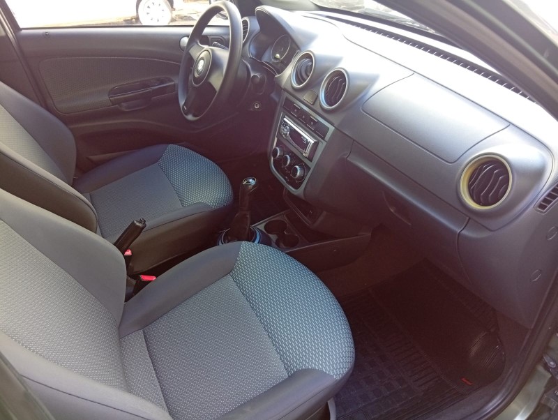 VOLKSWAGEN GOL 1.0 G5 4P 2010/2011 ALTERNATIVA VEÍCULOS LAJEADO / Carros no Vale