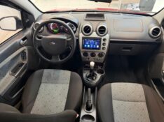 FORD FIESTA 1.6 ROCAM SE 8V 2014/2014 LUCAS AUTOMÓVEIS BOM RETIRO DO SUL / Carros no Vale