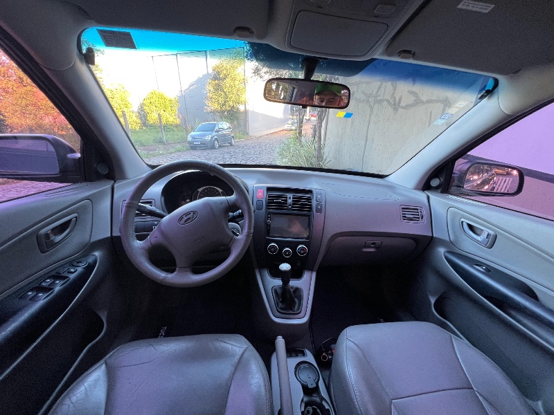 HYUNDAI TUCSON 2010/2010 ELY AUTOMÓVEIS LAJEADO / Carros no Vale