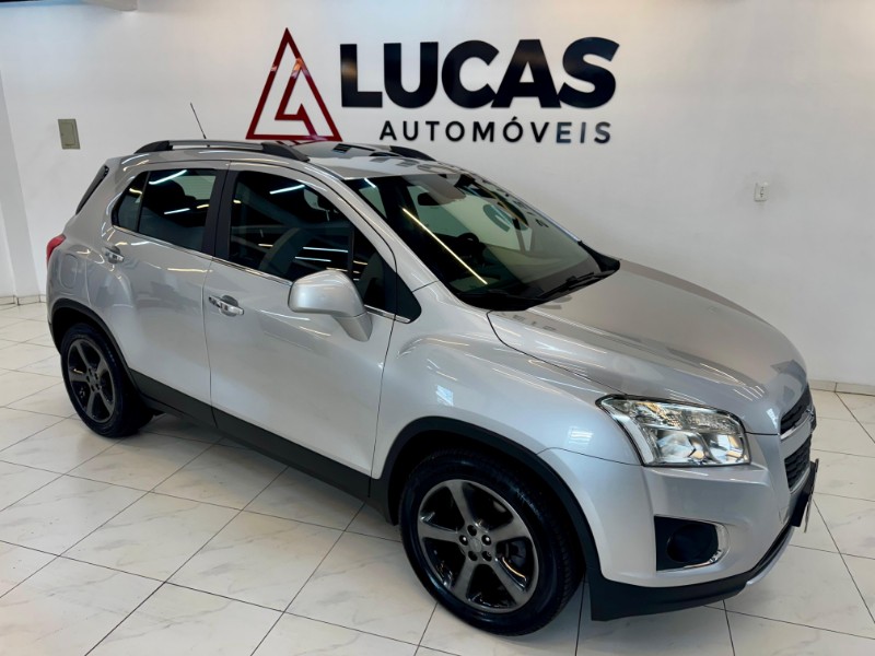 CHEVROLET TRACKER LTZ 1.8 AT 2015/2015 LUCAS AUTOMÓVEIS BOM RETIRO DO SUL / Carros no Vale