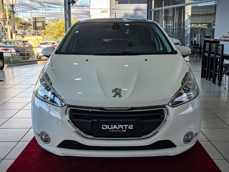 PEUGEOT 208 1.6 16V GRIFFE 2014/2015 DUARTE VEÍCULOS PORTO ALEGRE / Carros no Vale
