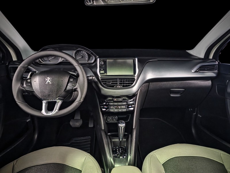 PEUGEOT 208 1.6 16V GRIFFE 2014/2015 DUARTE VEÍCULOS PORTO ALEGRE / Carros no Vale