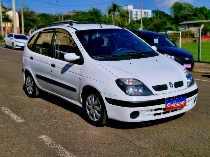 RENAULT SCENIC 1.6 2005/2005 CRUZEIRO MULTIMARCAS CRUZEIRO DO SUL / Carros no Vale
