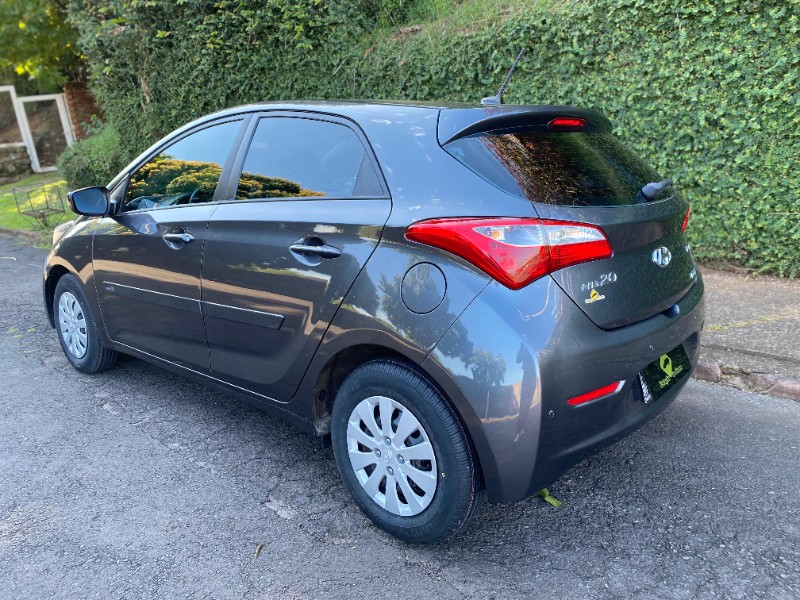 HYUNDAI HB20 COMF 1.6 AUT. 2015/2015 ESTAÇÃO DO CARRO ESTRELA / Carros no Vale