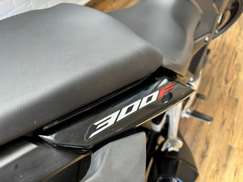 HONDA MOTOS CB 300F TWISTER /2025 RT 811 VEÍCULOS ARROIO DO MEIO / Carros no Vale HONDA MOTOS CB 300F TWISTER /2025 RT 811 VEÍCULOS ARROIO DO MEIO / Carros no Vale