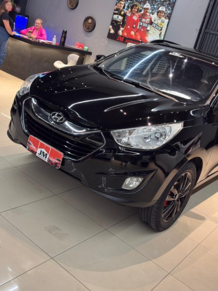 HYUNDAI IX35 2.0 16V 2010/2011 JM AUTOMÓVEIS VENÂNCIO AIRES / Carros no Vale