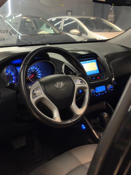 HYUNDAI IX35 2.0 16V 2010/2011 JM AUTOMÓVEIS VENÂNCIO AIRES / Carros no Vale