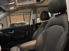 HYUNDAI IX35 2.0 16V 2010/2011 JM AUTOMÓVEIS VENÂNCIO AIRES / Carros no Vale