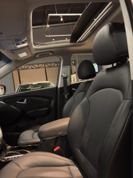 HYUNDAI IX35 2.0 16V 2010/2011 JM AUTOMÓVEIS VENÂNCIO AIRES / Carros no Vale