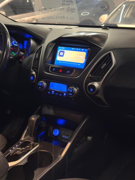 HYUNDAI IX35 2.0 16V 2010/2011 JM AUTOMÓVEIS VENÂNCIO AIRES / Carros no Vale