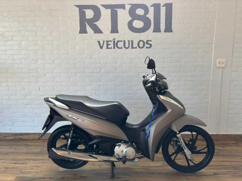 HONDA MOTOS BIZ 125 /2024 RT 811 VEÍCULOS ARROIO DO MEIO / Carros no Vale