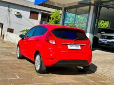 FORD FIESTA TITANIUM 1.6 2015/2016 SÉTIMA VEÍCULOS GUAPORÉ / Carros no Vale