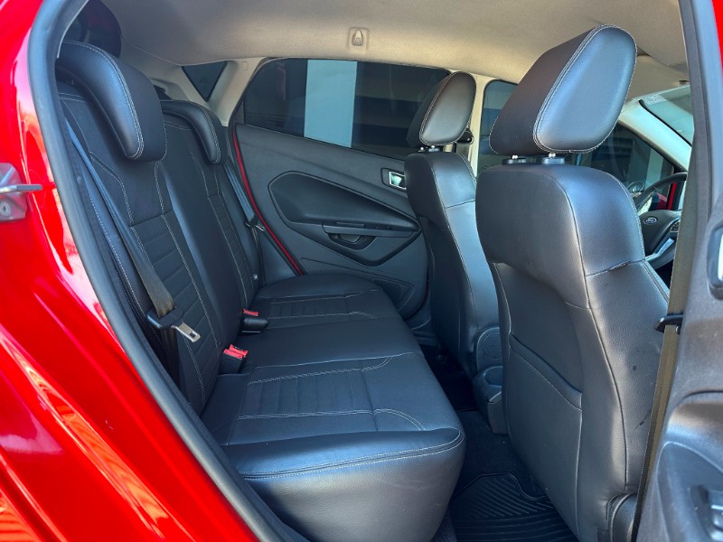 FORD FIESTA TITANIUM 1.6 2015/2016 SÉTIMA VEÍCULOS GUAPORÉ / Carros no Vale FORD FIESTA TITANIUM 1.6 2015/2016 SÉTIMA VEÍCULOS GUAPORÉ / Carros no Vale