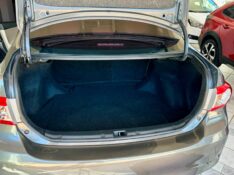 TOYOTA COROLLA ALTIS 2.0 2011/2012 SÉTIMA VEÍCULOS GUAPORÉ / Carros no Vale