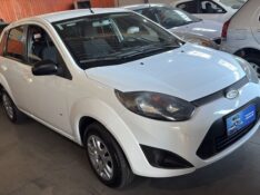FORD FIESTA 1.0 CLASS HATCH 8V 2013/2014 RICARDINHO AUTOMÓVEIS MONTENEGRO / Carros no Vale