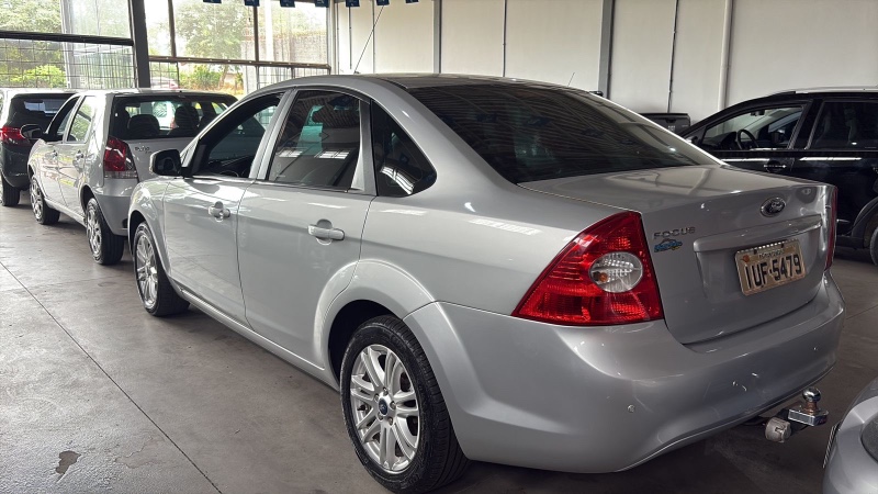 FORD FOCUS 2.0 2012/2013 RICARDINHO AUTOMÓVEIS MONTENEGRO / Carros no Vale FORD FOCUS 2.0 2012/2013 RICARDINHO AUTOMÓVEIS MONTENEGRO / Carros no Vale