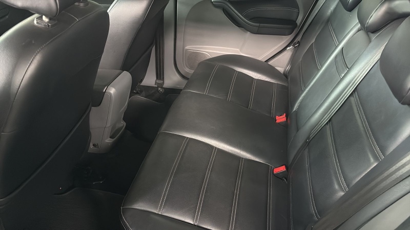 FORD FOCUS 2.0 2012/2013 RICARDINHO AUTOMÓVEIS MONTENEGRO / Carros no Vale FORD FOCUS 2.0 2012/2013 RICARDINHO AUTOMÓVEIS MONTENEGRO / Carros no Vale