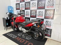 HONDA MOTOS CB 300R 2011/2011 LECO MOTOS VENÂNCIO AIRES / Carros no Vale