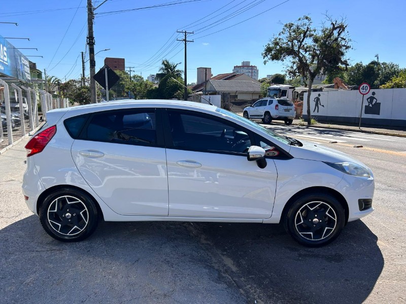 FORD FIESTA SEL 1.6 16V FLEX AUT 5P 2017/2017 LS MULTIMARCAS VENÂNCIO AIRES / Carros no Vale