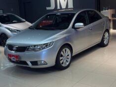 KIA CERATO 1.6 SX3 2011/2011 JM AUTOMÓVEIS VENÂNCIO AIRES / Carros no Vale