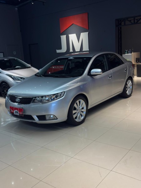 KIA CERATO 1.6 SX3 2011/2011 JM AUTOMÓVEIS VENÂNCIO AIRES / Carros no Vale