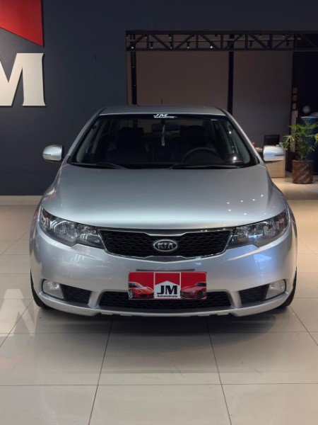 KIA CERATO 1.6 SX3 2011/2011 JM AUTOMÓVEIS VENÂNCIO AIRES / Carros no Vale