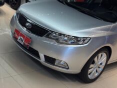 KIA CERATO 1.6 SX3 2011/2011 JM AUTOMÓVEIS VENÂNCIO AIRES / Carros no Vale