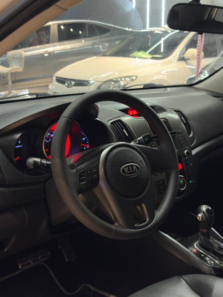 KIA CERATO 1.6 SX3 2011/2011 JM AUTOMÓVEIS VENÂNCIO AIRES / Carros no Vale