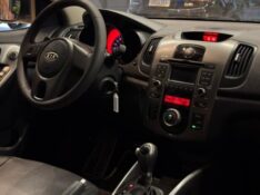 KIA CERATO 1.6 SX3 2011/2011 JM AUTOMÓVEIS VENÂNCIO AIRES / Carros no Vale